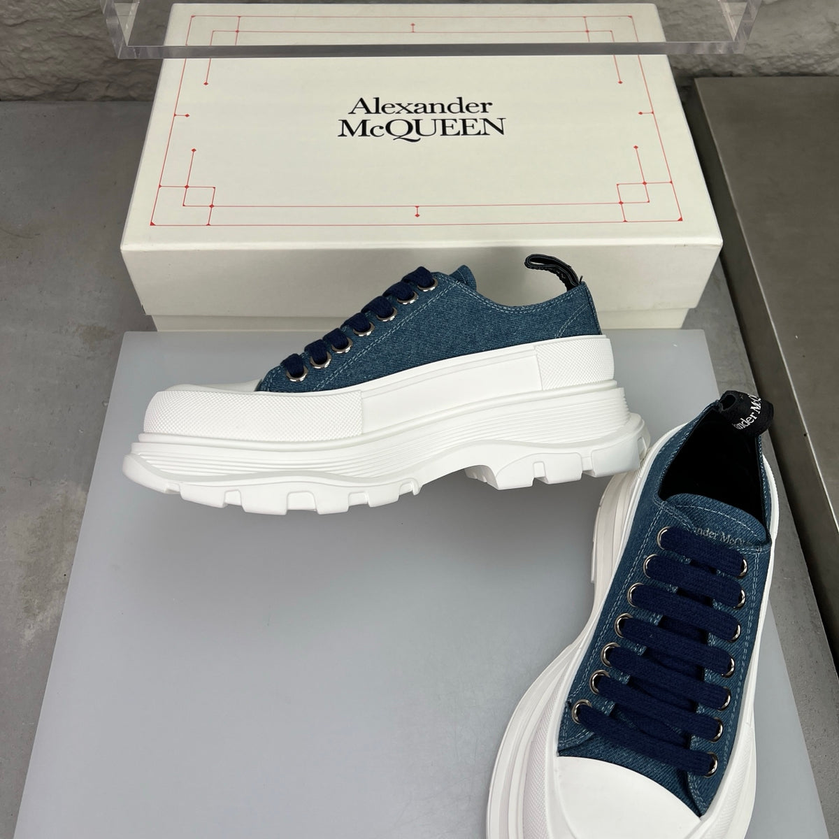 Alexander McQueen Men's Oversized Sneaker – Black with Skull Print Heel